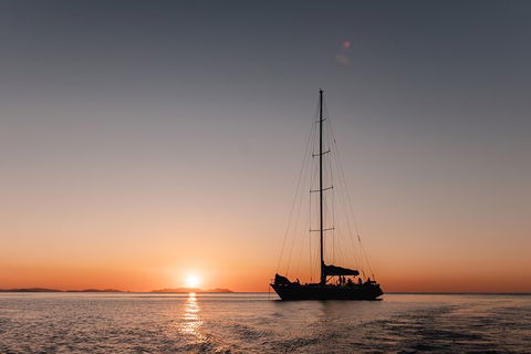 4 Day And 3 Night Whitsunday Maxi Sailing Adventure On Condor - Attractions Melbourne 12