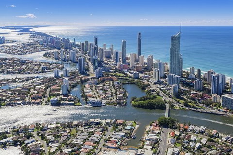 Departure Private Transfers From Gold Coast City To Gold Coast Airport OOL - Attractions Melbourne 3