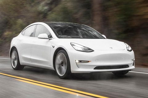 Adelaide Airport Departure Transfer In A Tesla Model3 EV - Attractions Melbourne 1