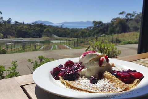 Full Day Tour Hobart: East Coast Classic Wine, Beach, Oysters, Seafood & Berries - Attractions Melbourne 10
