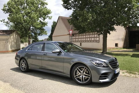 Luxury Chauffeur Car Melbourne Airport To CBD (Sedan) - Attractions Melbourne 5