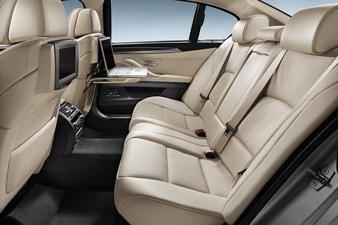 Arrival Private Transfer Melbourne Airport MEL To Melbourne City By Business Car - Attractions Melbourne 1