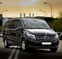 Arrival Private Transfer Melbourne Airport MEL to Melbourne City by Luxury Van - Attractions Melbourne