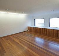 Raglan Street Gallery - Attractions Melbourne