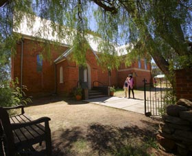 Holy Trinity Church - Attractions Melbourne 0