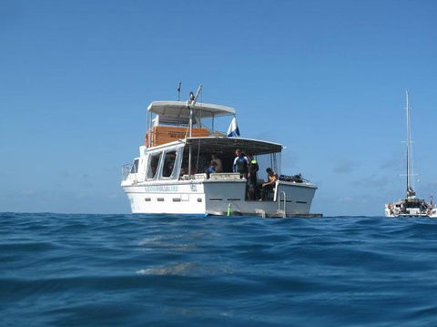 Mantaray Charters - Attractions Melbourne 3