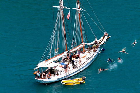 Whitehaven Beach Sailing And Snorkeling Cruise - Attractions Melbourne 3