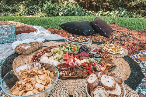 A Picnic In Byron Bay - Attractions Melbourne 1
