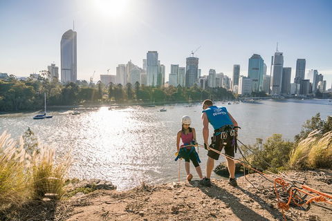 Abseiling The Kangaroo Point Cliffs In Brisbane - Attractions Melbourne 1
