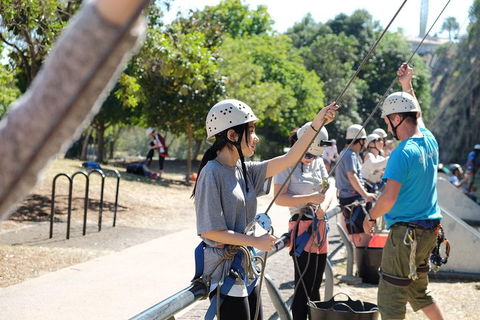 Rock Climbing At The Kangaroo Point Cliffs In Brisbane - Attractions Melbourne 3