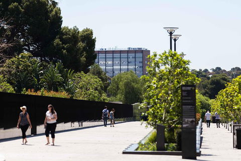 Adelaide 90-Minute Pedicab Tour: Scenic Green & River Experience - Attractions Melbourne 4