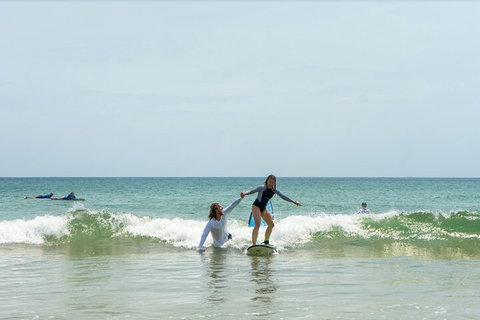 Private Beginners Surf Lessons, Noosa World Surf Reserve - Attractions Melbourne 0
