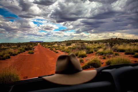 Mount Conner 4WD Small Group Tour From Ayers Rock Including Dinner - Attractions Melbourne 4